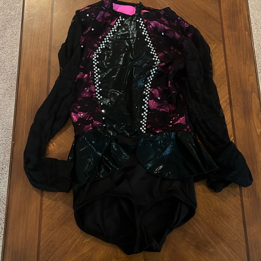 Lineup custom jazz costume. Small adult